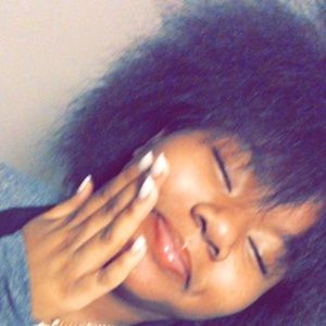 Meet your Posher, Simone